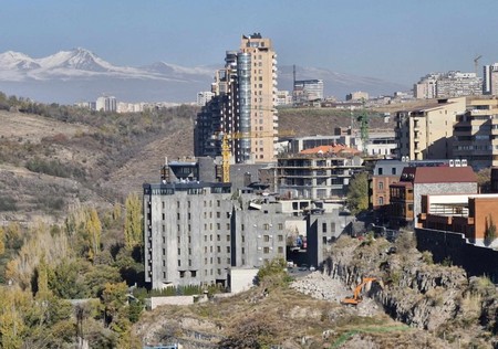 ՀՐԱԶԴԱՆԻ ԿԻՐՃՈՒՄ ՈՉՆՉԱՑՎԵՑ 300.000 ՏԱՐԻ ԱՌԱՋ ՁԵՎԱՎՈՐՎԱԾ ԲՆԱԿԱՆ ՀՈՒՇԱՐՁԱՆ, ՈՐԸ ՄԱՅՐԱՔԱՂԱՔԻ ԱՅՑԵՔԱՐՏՆԵՐԻՑ ՄԵԿՆ ԷՐ. Հայկ Դեմոյան ՀՐԱԶԴԱՆԻ ԿԻՐՃՈՒՄ ՈՉՆՉԱՑՎԵՑ 300.000 ՏԱՐԻ ԱՌԱՋ ՁԵՎԱՎՈՐՎԱԾ ԲՆԱԿԱՆ ՀՈՒՇԱՐՁԱՆ, ՈՐԸ ՄԱՅՐԱՔԱՂԱՔԻ ԱՅՑԵՔԱՐՏՆԵՐԻՑ ՄԵԿՆ ԷՐ. Հայկ Դեմոյան